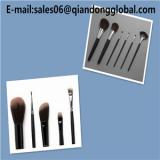 cosmetic brush